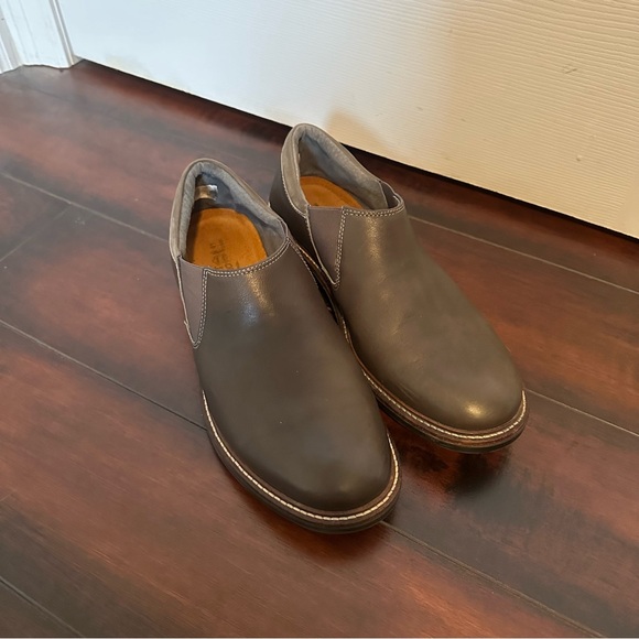 Size 41 - Men’s 8/ Women’s 10 NAOT Director Flat Leather Shoe - Picture 1 of 7
